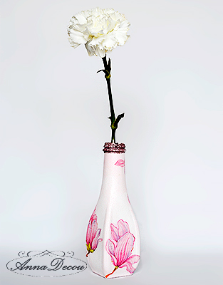 AnnaDecou decoupage flower vase. Micorbeads.